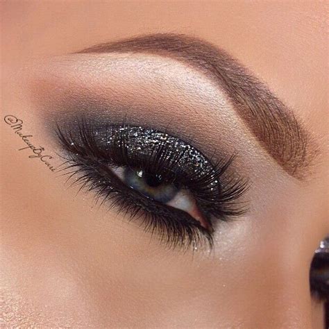 Black Glitter Smokey Eye Glamstardustcari Makeupbycari Makeup Dark