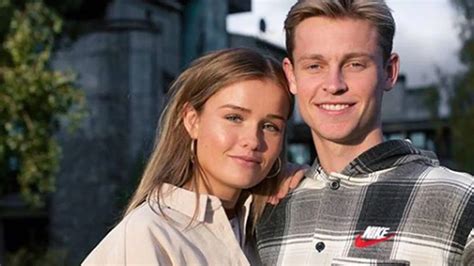 Who Is Frenkie De Jong Girlfriend Know All About Mikky Kiemeney