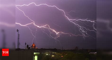 Weather Today Thunderstorm In North India Thunderstorm Rains Likely