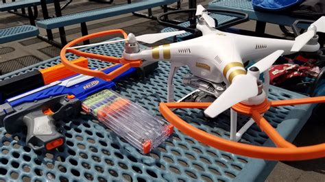 Watch a Nerf war from the perspective of a DJI Phantom 3 drone - CNET