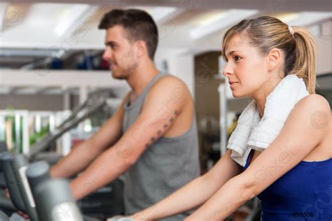 Group of people training in a gym - stock photo 93506 | Crushpixel