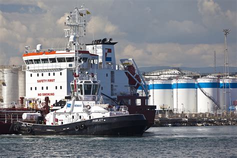 El Transporte De Graneles Líquidos Impulsa El Tráfico Portuario Hasta