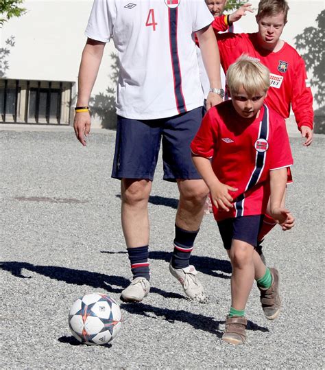 Photo Le Prince Sverre Magnus D Borde Le Prince Haakon De Norv Ge