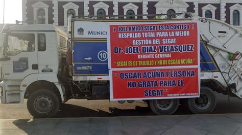 Trujillo Personal De Segat Usa Compactadoras Para Protesta En Apoyo Al