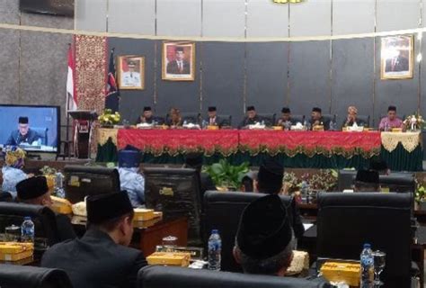 Rapat Paripurna Istimewa DPRD HUT Ke 354 Di Gedung Istimewa Dengan