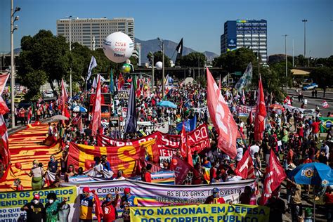 Manifestações Contra Bolsonaro E A Favor De Vacinas Ocorrem Em Ao Menos