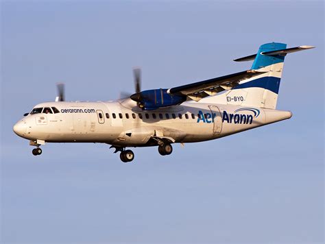 EI BYO ATR 42 300 Aer Arann On Final For Runway 28 At DUB Flickr