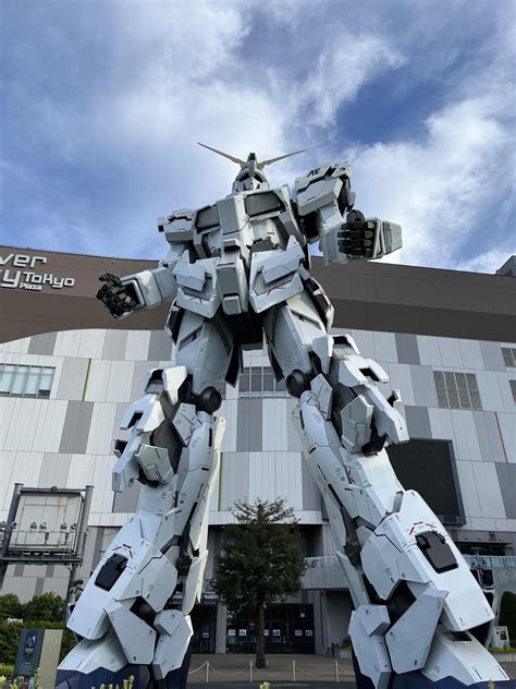 Unicorn Gundam Statue : japanpics