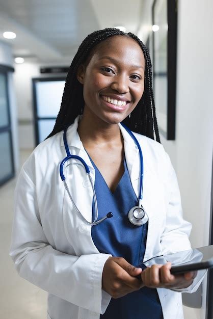 Premium Photo Portrait Of Happy African American Female Doctor