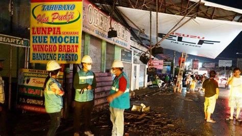 Hujan Deras Pln Gerak Cepat Atasi Gangguan Padam Tribunsolo