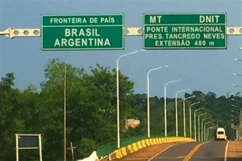 Iguazufalls Travel Border Crossing From Brazil To Argentina