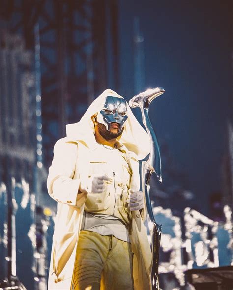 weeknd honors mf doom    mask