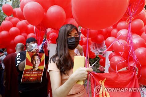 미얀마 군정 아웅산 수치 정당 전직 女의원에 11년 감옥형 추가 연합뉴스