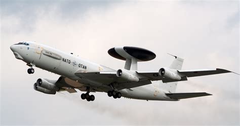 E 3 AWACS to powietrzny radar Czy ten samolot wykrył tor lotu rakiety