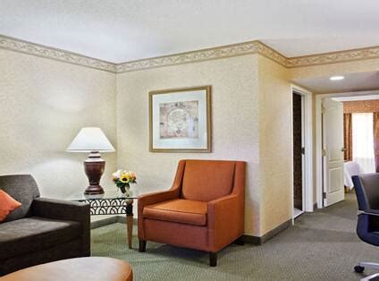 Embassy Suites by Hilton Nashville at Vanderbilt Photo Gallery