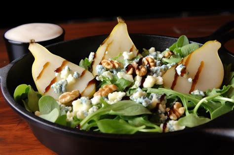 Deliciosa Ensalada De Pera Con Queso Y Vino En Minutos