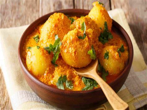 How to make aloo dum recipe in hindi इस रसप स जरर बनए दम आल क