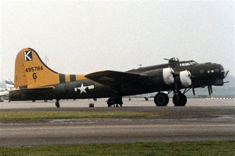 Boeing B-17 Flying Fortress picture #02 - Barrie Aircraft Museum