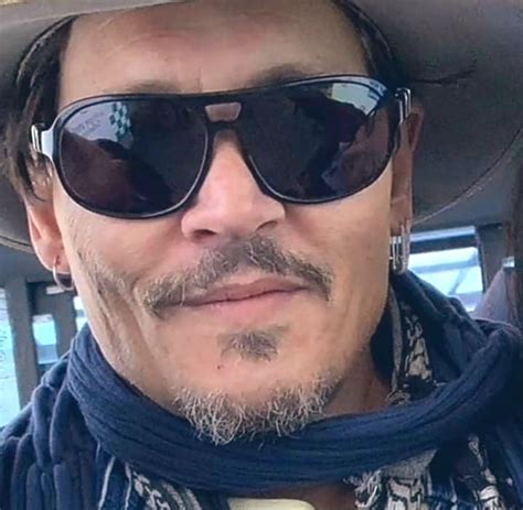 Pin By Carla Mullins On Depplushious Johnny Depp Johnny Depp News