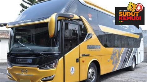 Tak Ada Akhlak Sopir Bus Nekat Terobos Lampu Merah Hingga Sukses Bikin