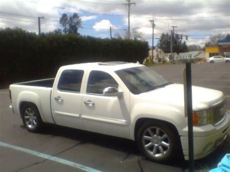 Sell Used 2007 Gmc Sierra 1500 Denali Custom Lowered Crewcab In Latham