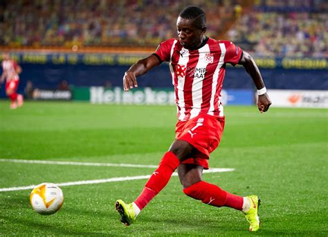 Leeds legend Max Gradel has been spotted in a Manchester United shirt