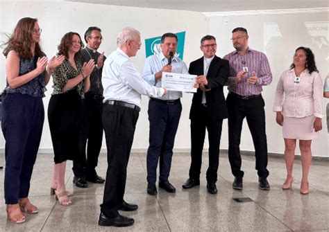 Marconi Perillo Comemora Aniversário Entregando Recursos Para A Santa