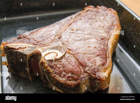 Gut Hing Knochen Steak Fotos Und Bildmaterial In Hoher Aufl Sung Alamy