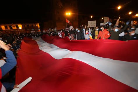 Marcha Nacional Contra Manuel Merino Se Realiza De Manera Pacífica Cusco Fotos Vacancia