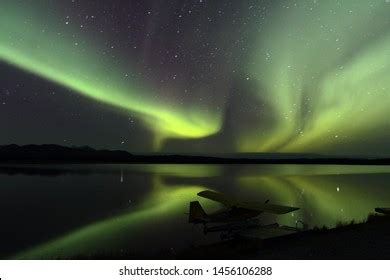 8 Bettles Lodge Northern Lights Images, Stock Photos & Vectors ...