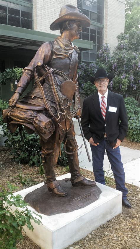 The Eyes of Texas (7 ft. tall bronze statue) – Bill Nebeker