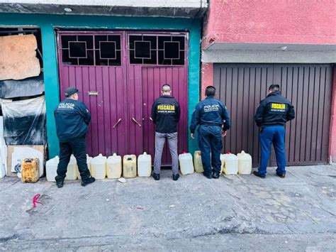 Policía de Neza detiene a cuatro acusados de huachicol en casa