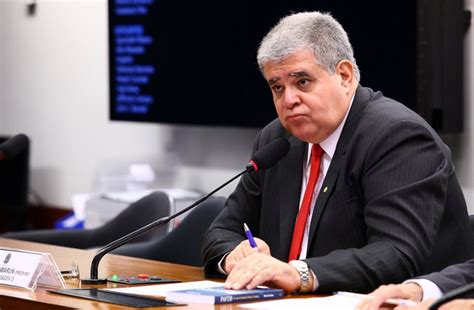 Deputado vai tentar adiar votação de projeto sobre remuneração do FGTS