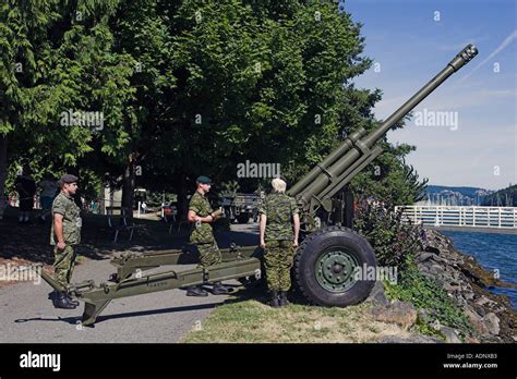 M4ai 76mm Artillery Gun Canadian Army Reserves Nanaimo Vancouver Stock