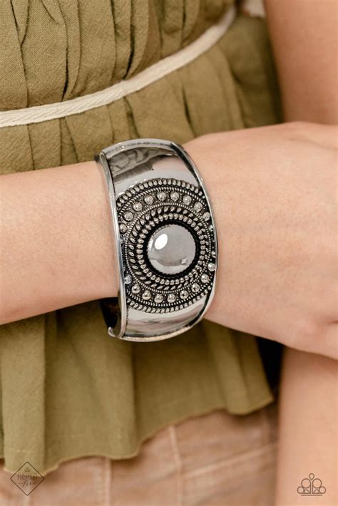 Paparazzi Preorder Gorgeous Gypsy Silver Fashion Fix Bracelet