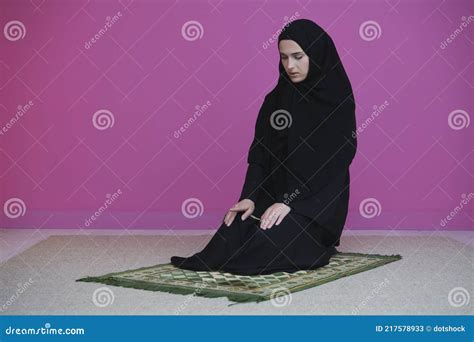 Muslim Woman in Namaz Praying To Allah Stock Image - Image of ethnic ...