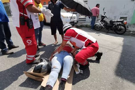 Automóvil arrolla a pareja de motociclistas en Ciudad del Carmen PorEsto