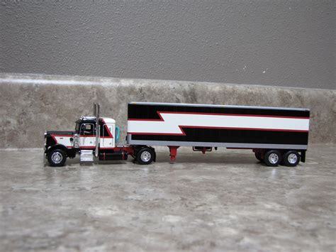 Peterbilt® Model 359 & 40' Vintage Trailer – JW Toy Trucks