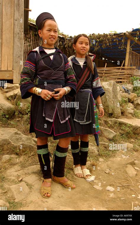 Black Hmong Indigenous People Lao Chai Sapa Vietnam Stock Photo Alamy