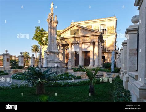 El Templete En La Habana Vieja Un Antiguo Monumento Colonial Que Marca