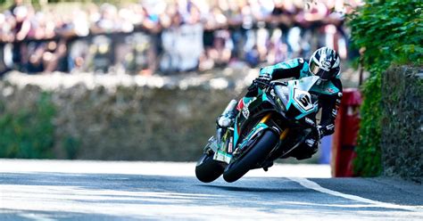 Isle Of Man Tt Recap Of Sunday S Rst Superbike Race Belfast Live