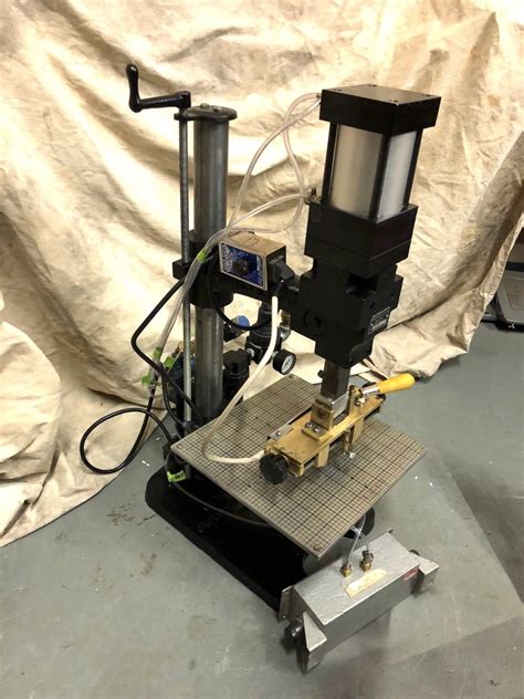 hot foil embossing machine 1