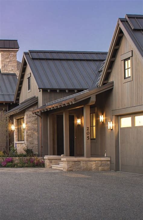 Pin on Exterior | Modern farmhouse exterior, Mountain home exterior ...