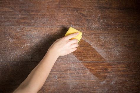 Holztisch Reinigen So Geht S Richtig Schonend