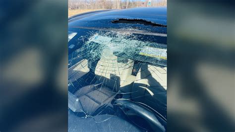 Driver Says Shes Very Lucky After Pole Smashes Her Windshield On I