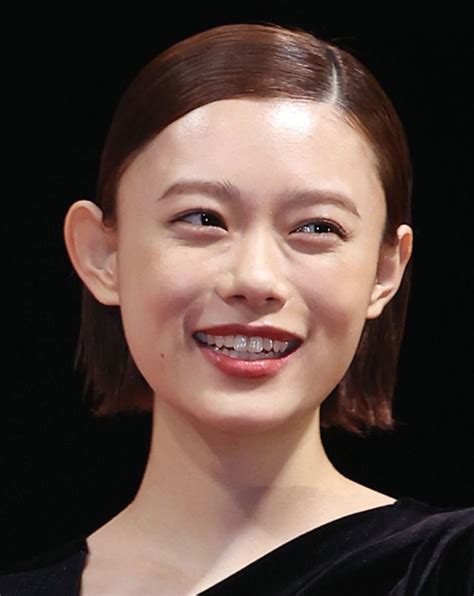 杉咲花、そばかす隠さず自然体の演技で好評 若者の間でも“そばかすメーク”流行｜ニフティニュース