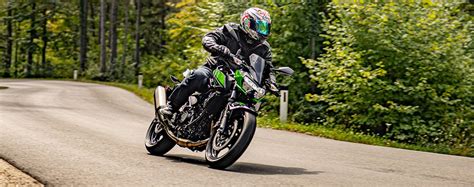 Kawasaki Z400 Test 2022 kann das A2 Naked Bike überzeugen