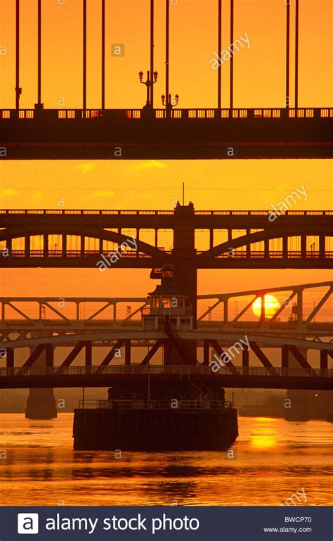 A sunset view of Newcastle quayside and the Tyne Bridges Stock Photo ...