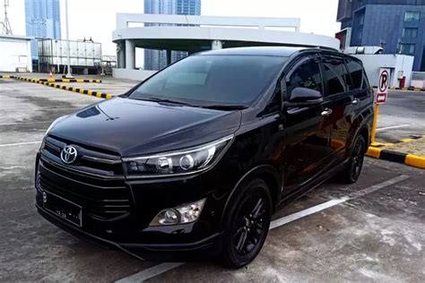 Tampil Menawan Mobil Impian Toyota Kijang Innova Venturer 2018