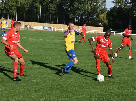 Football nationale 3 2e journée Jura Dolois simpose in extremis